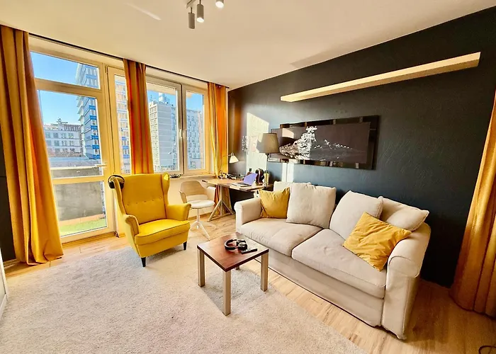 Forum Metro Wifi 1gbs 70'tv Netflix Hbo Appletv شقة وارسو