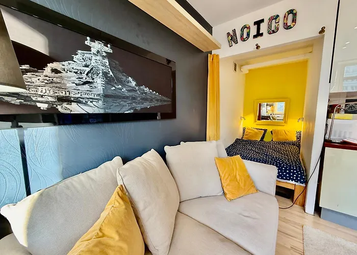 Forum Metro Wifi 1gbs 70'tv Netflix Hbo Appletv وارسو