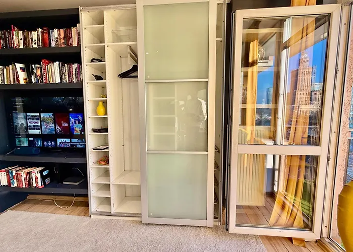 شقة Forum Metro Wifi 1gbs 70'tv Netflix Hbo Appletv وارسو