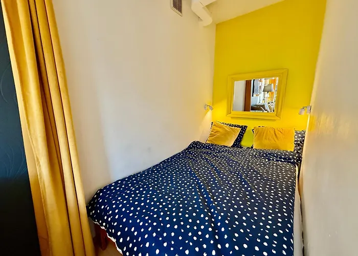 Forum Metro Wifi 1gbs 70'tv Netflix Hbo Appletv شقة وارسو