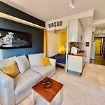 Forum Metro Wifi 1gbs 70'tv Netflix Hbo Appletv Apartament Warszawa