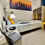 Forum Metro Wifi 1gbs 70'tv Netflix Hbo Appletv Apartament Warszawa