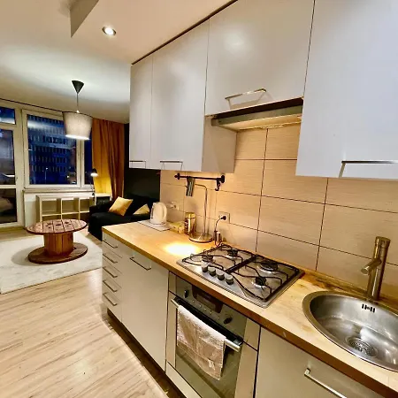 아파트 Forum Metro Wifi 1gbs 70'tv Netflix Hbo Appletv *