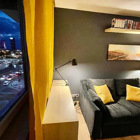 Forum Metro Wifi 1gbs 70'tv Netflix Hbo Appletv Apartment *