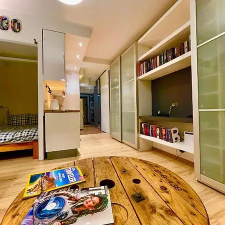 Forum Metro Wifi 1gbs 70'tv Netflix Hbo Appletv 바르샤바