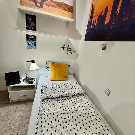 Apartman Forum Metro Wifi 1gbs 70'tv Netflix Hbo Appletv